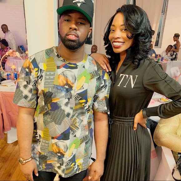 Welcome to my closet - Picture 4 of 8